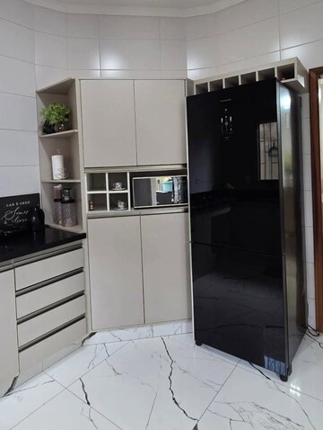 Kitchen in 3 BHK Builder Floor at Sector 35 – for Rent