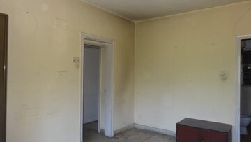 Room in 2 BHK Apartment at Saket Towers Chs Ltd, Thane West – for Sale