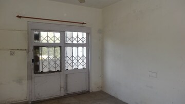 Room in 2 BHK Apartment at Saket Towers Chs Ltd, Thane West – for Sale