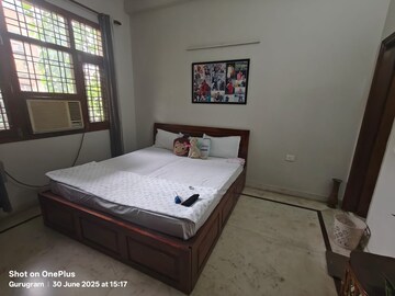 Bedroom in 3 BHK Builder Floor at Unitech South City 1, South City 1 – for Rent