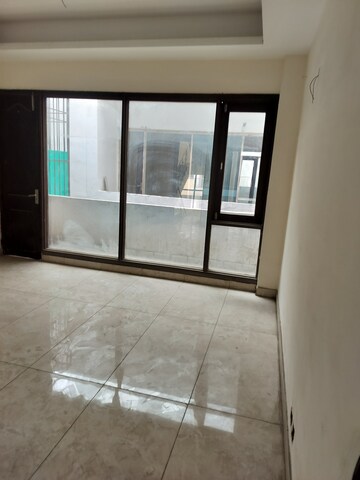 Room in 4 BHK Villa at Amrapali Leisure Valley, Tech Zone 4 Greater Noida – for Rent