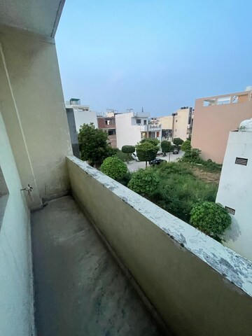 Balcony in 2 BHK Builder Floor at Landcraft Golf Links, Pandav Nagar – for Rent