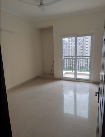 Room in 2 BHK Apartment at Today Ridge Residency, Sector 135 – for Rent