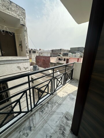 Balcony in 1 BHK Builder Floor at Chattarpur – for Rent