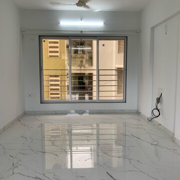Room in 2 BHK Apartment at Borivali West – for Rent