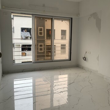 Room in 2 BHK Apartment at Borivali West – for Rent