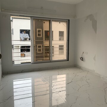 Room in 2 BHK Apartment at Borivali West – for Rent