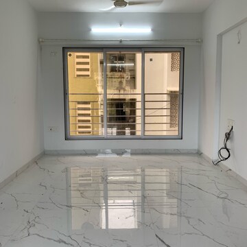 Room in 2 BHK Apartment at Borivali West – for Rent