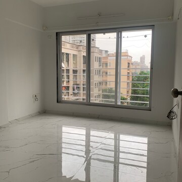 Room in 2 BHK Apartment at Borivali West – for Rent