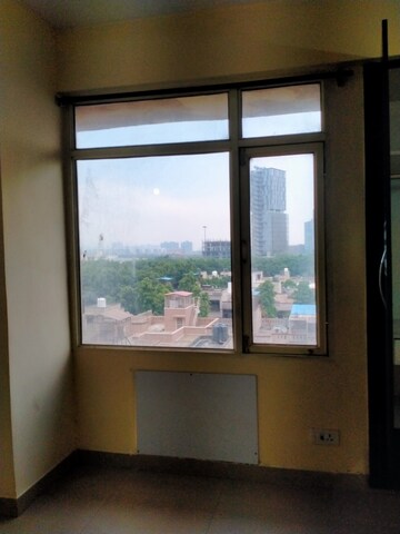 Room in 2.5 BHK Apartment at Today Ridge Residency, Sector 135 – for Rent