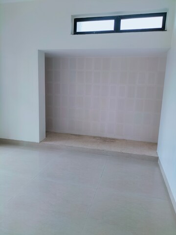 Room in 1 BHK Apartment at Raheja Heights Phase 2, Goregaon East – for Rent