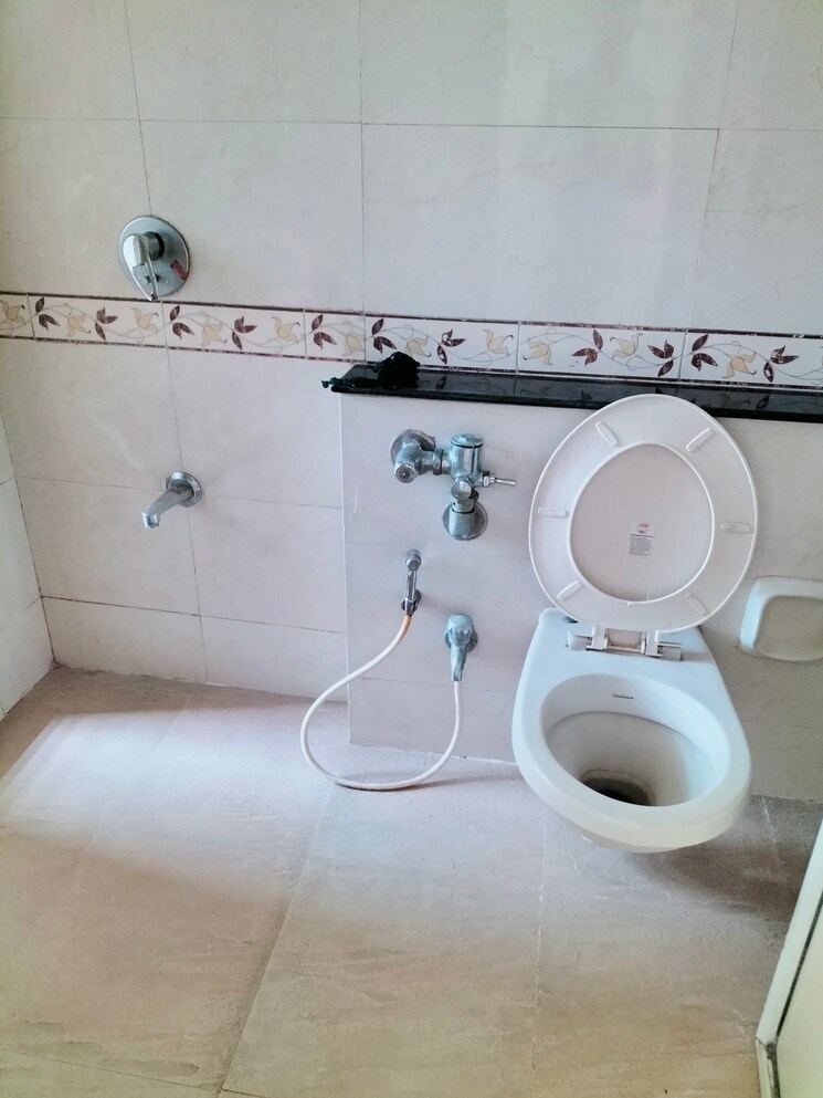 Bathroom, raheja-heights-phase-2 1 Bedroom 650 Sq.Ft. Apartment In Goregaon East Mumbai 8928782