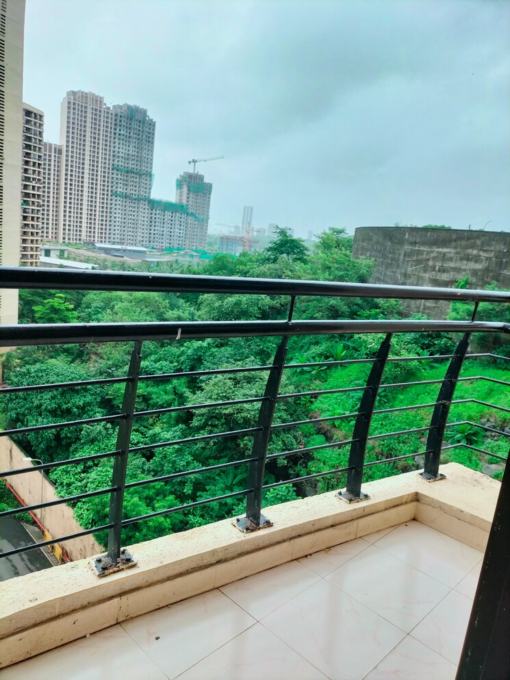 Balcony, raheja-heights-phase-2 1 Bedroom 650 Sq.Ft. Apartment In Goregaon East Mumbai 8928782