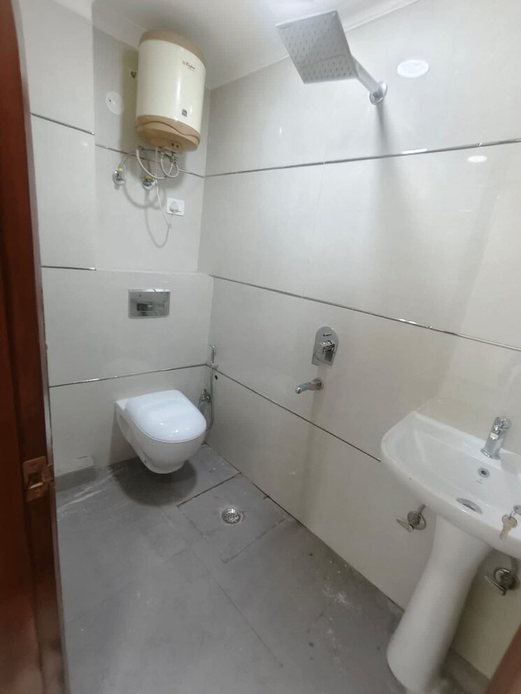 Bathroom, saket 3 Bedroom 1550 Sq.Ft. Builder Floor In Saket Delhi 8928785