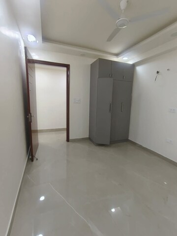 Room in 3 BHK Builder Floor at Saket – for Rent