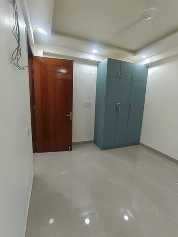 Room in 3 BHK Builder Floor at Saket – for Rent