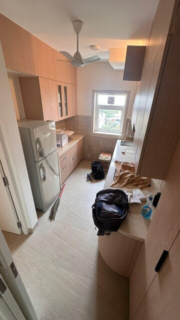 Team Area in 3 BHK Apartment at Cuffe Parade – for Rent