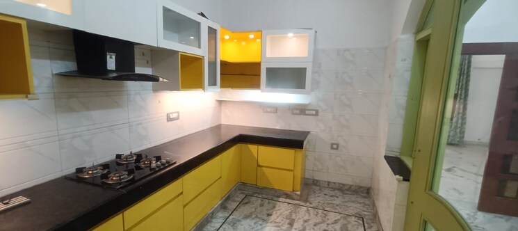Kitchen, veera-safdarjung-enclave 3 Bedroom 2000 Sq.Ft. Apartment In Safdarjung Enclave Delhi 8928823