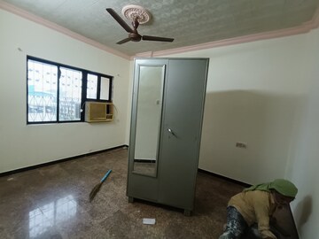 Room in 2 BHK Apartment at Dheeraj Darshan, Jogeshwari East – for Rent