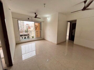 Room in 2 BHK Apartment at Poddar Spraha Diamond, Chembur – for Rent