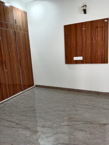 Room in 3 BHK Builder Floor at Kalkaji – for Rent