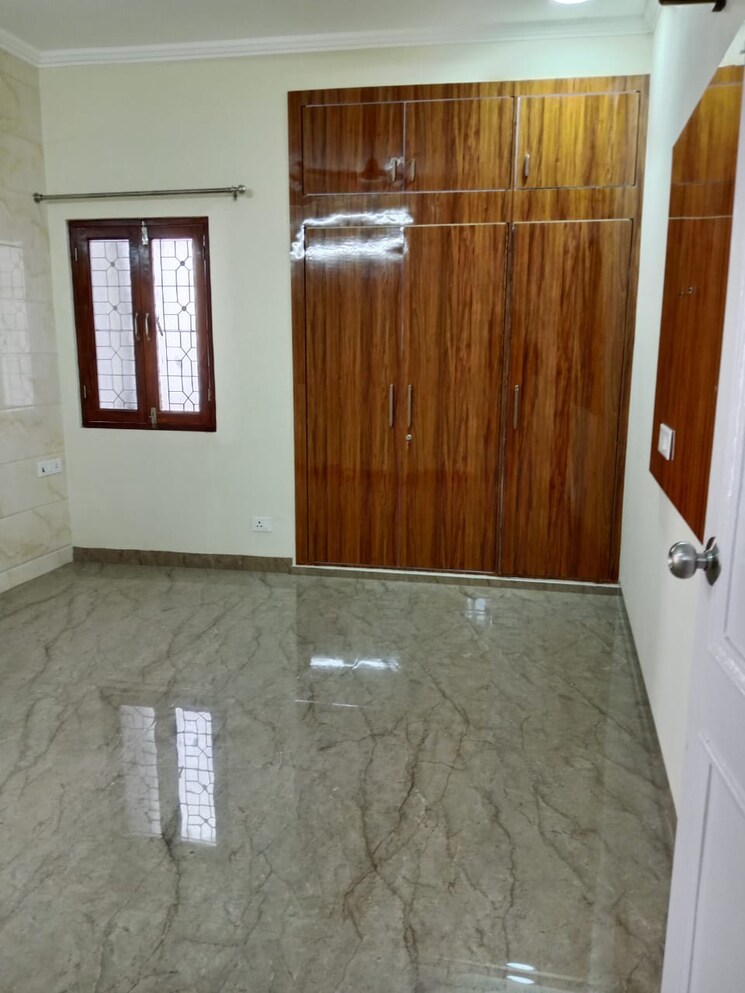 Room, kalkaji 3 Bedroom 1800 Sq.Ft. Builder Floor In Kalkaji Delhi 8928892