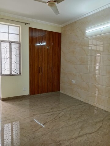 Room in 3 BHK Builder Floor at Kalkaji – for Rent