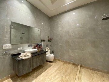 Bathroom in 5 BHK Villa at Vasant Kunj – for Rent