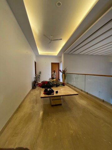 Room in 5 BHK Villa at Vasant Kunj – for Rent