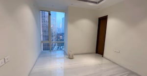 Room in 3 BHK Apartment at Indiabulls Blu, Worli – for Sale