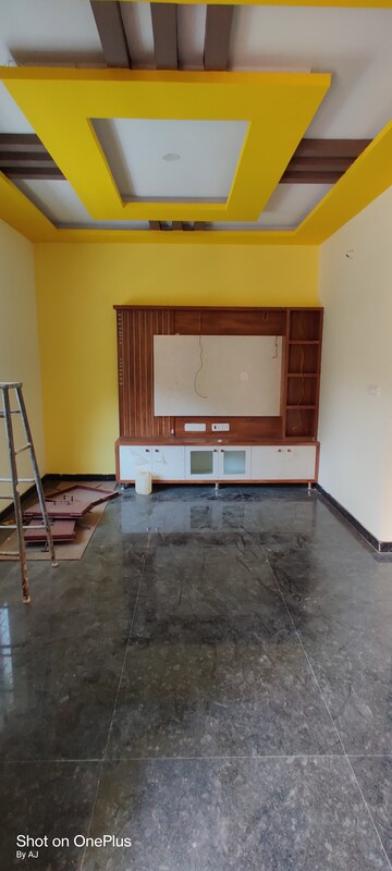 Room in 5 BHK Independent House at Banjara Layout – for Sale