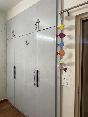 Furnished Amenities in 3.5 BHK Apartment at Emaar Palm Gardens, Sector 83 – for Sale