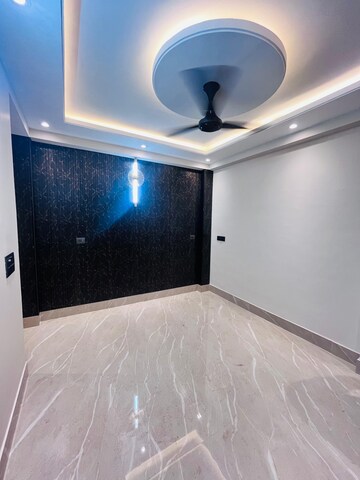 Room in 3 BHK Builder Floor at Panchsheel Vihar – for Sale