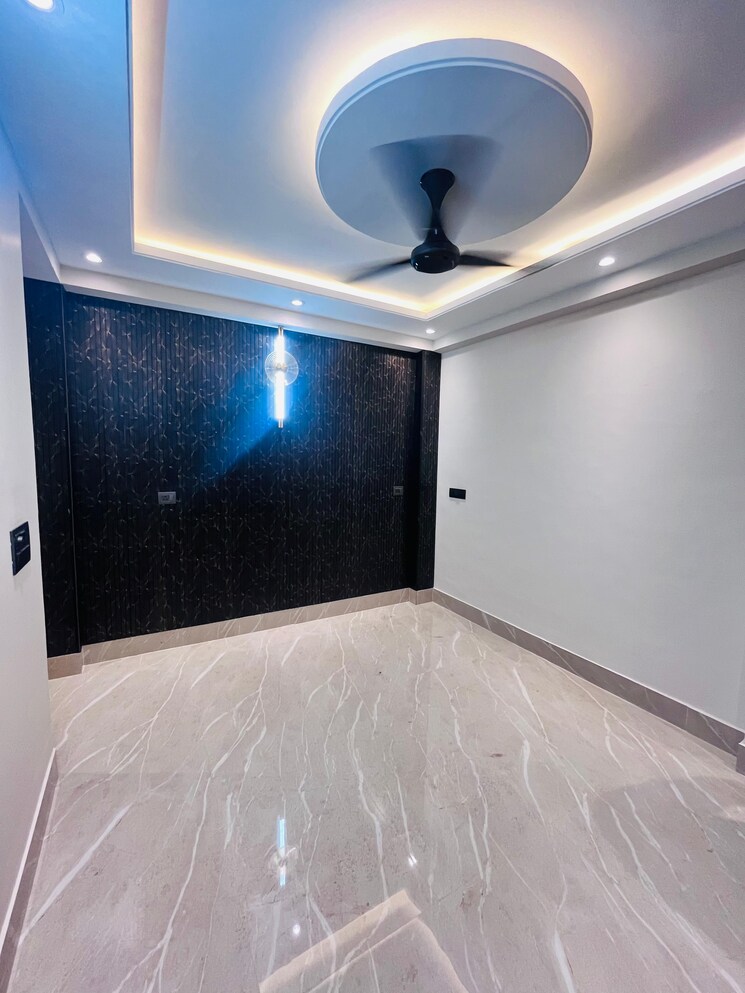 Room, panchsheel vihar 3 Bedroom 125 Sq.Yd. Builder Floor In Panchsheel Vihar Delhi 8929067