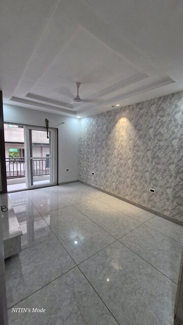 Living Room in 3 BHK Builder Floor at Green Fields Colony – for Sale
