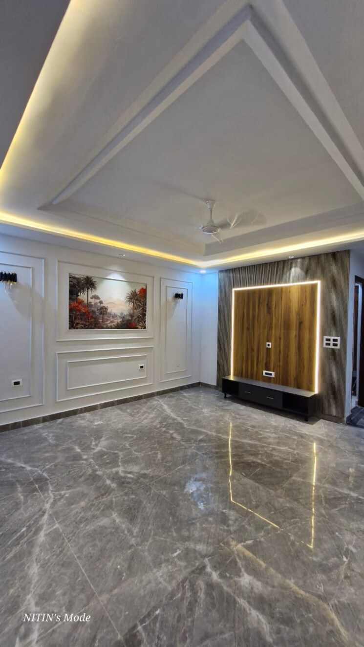  Parking, green fields colony 3 Bedroom 150 Sq.Yd. Builder Floor In Green Fields Colony Faridabad 8929081