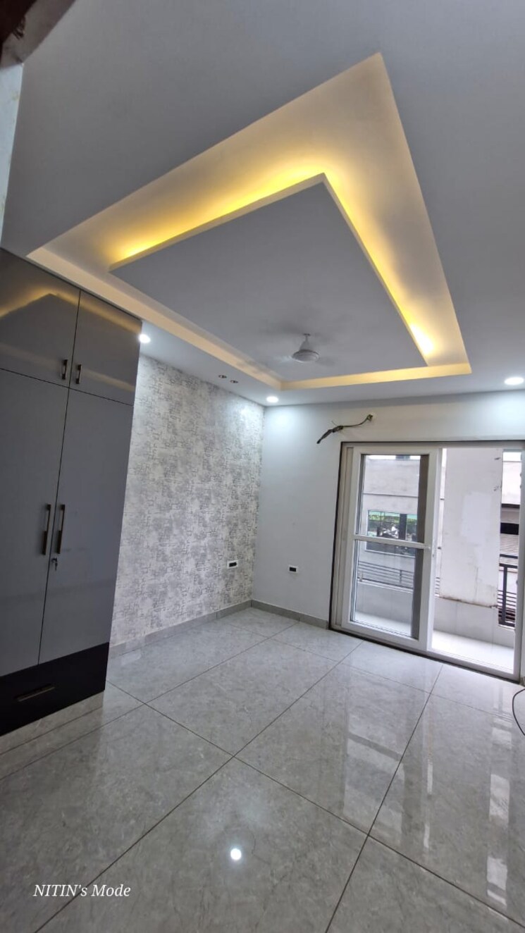 Room, green fields colony 3 Bedroom 150 Sq.Yd. Builder Floor In Green Fields Colony Faridabad 8929081