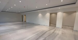 Room in 5 BHK Apartment at Indiabulls Blu, Worli – for Sale