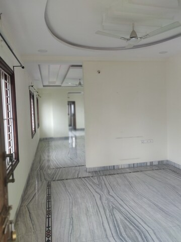 Bathroom in 3 BHK Apartment at City Center Banjara Hills, Banjara Hills – for Rent