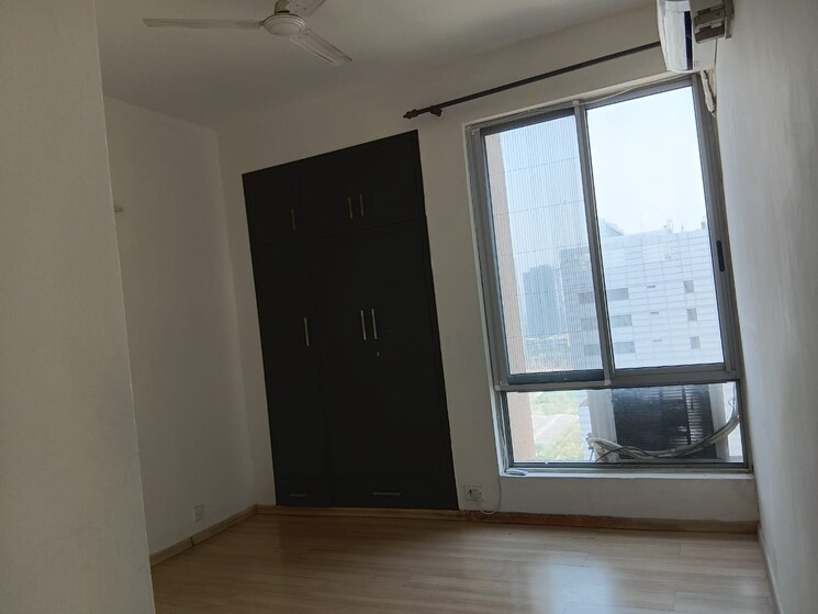 Room, huda-market 5 Bedroom 3000 Sq.Ft. Builder Floor In Sector 31 Gurgaon 8929068