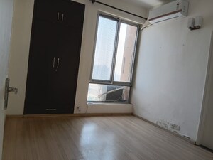 Room in 5 BHK Builder Floor at Huda Market, Sector 31 – for Sale