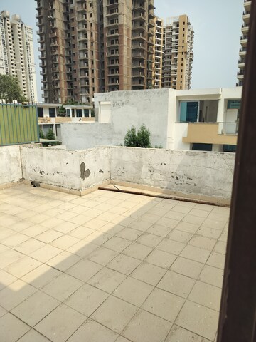 Balcony in 3 BHK Villa at Amrapali Leisure Valley, Tech Zone 4 Greater Noida – for Rent