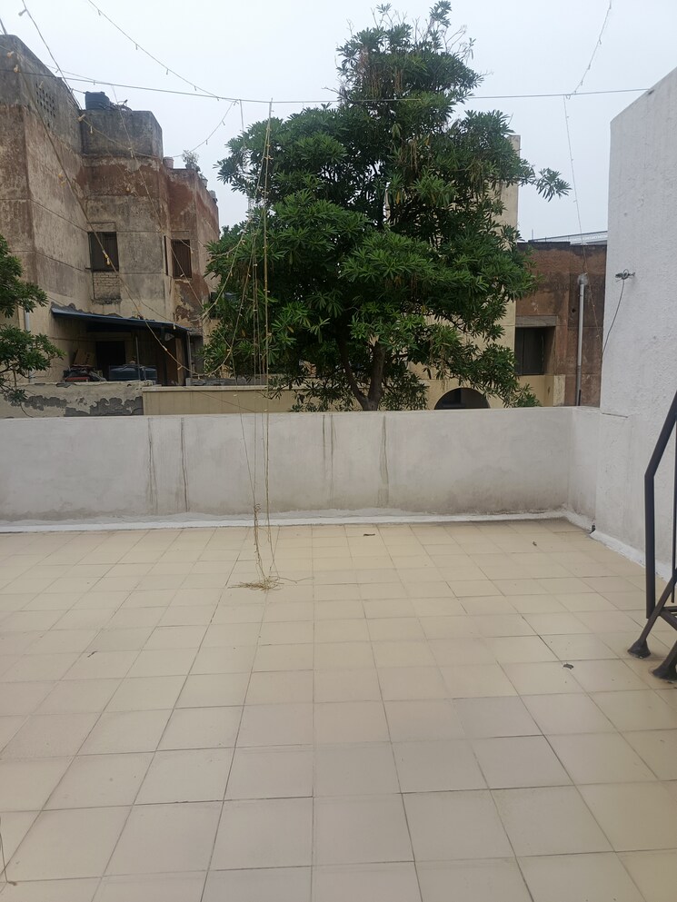 Balcony, arun-vihar-sector-37 2 Bedroom 1600 Sq.Ft. Apartment In Sector 37 Noida 8929096