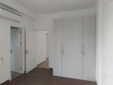 Room in 3 BHK Apartment at M3M Soulitude, Sector 89 – for Rent