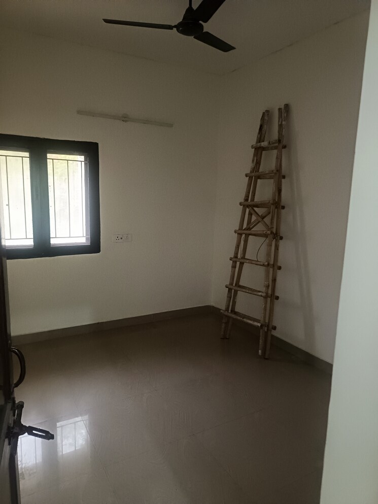 Room, sector 37 2 Bedroom 1500 Sq.Ft. Independent House In Sector 37 Noida 8929163