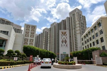 3 BHK Apartment – Exterior View View at DLF Park Place, Sector 54 - for Rent