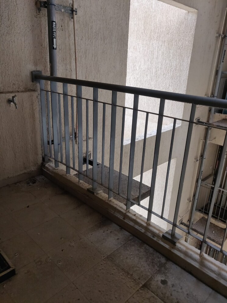 Balcony, lok-everest 2 Bedroom 920 Sq.Ft. Apartment In Mulund West Mumbai 8929181