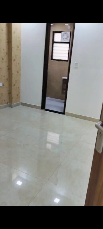 Room in 3 BHK Builder Floor at Amolik Residency, Sector 86 – for Sale