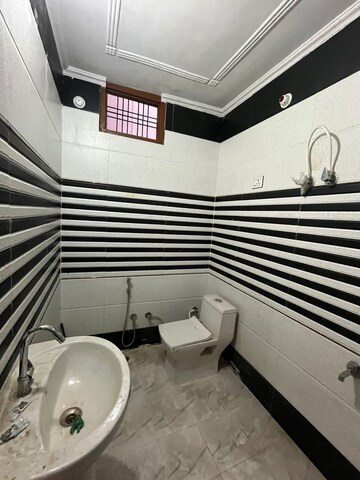 2 BHK Builder Floor – Exterior View View at Rajajipuram - for Rent