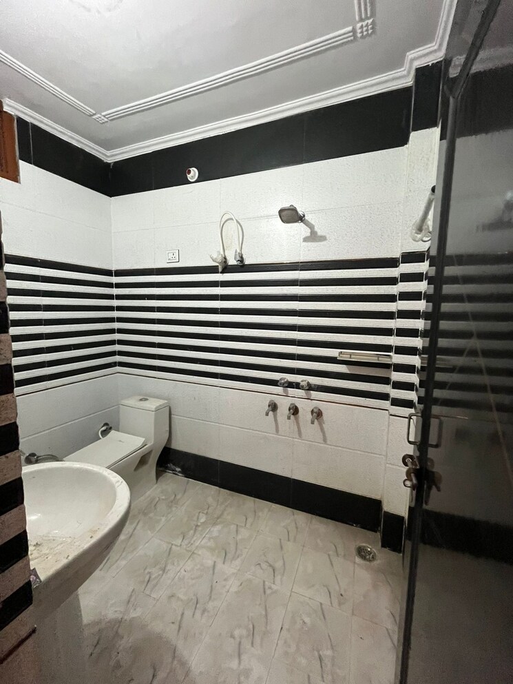 Kitchen, rajajipuram 2 Bedroom 2400 Sq.Ft. Builder Floor In Rajajipuram Lucknow 8929310